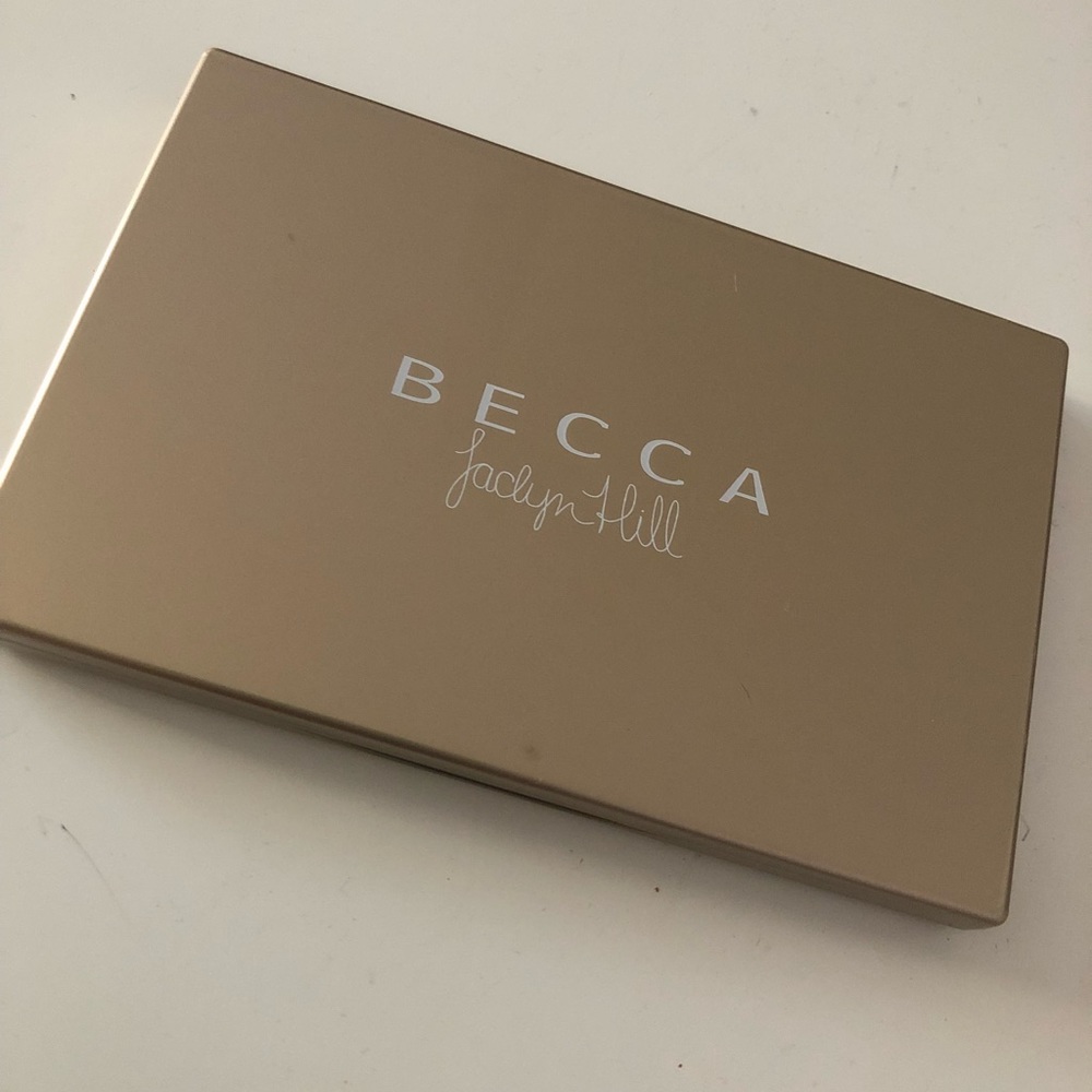 Becca X Jaclyn Hill palette